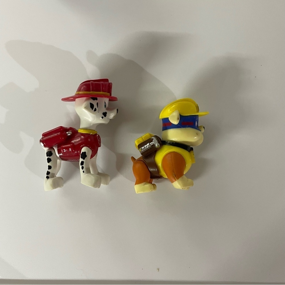 Paw Patrol Red and Yellow Action Figures Playset - Picture 4 of 10